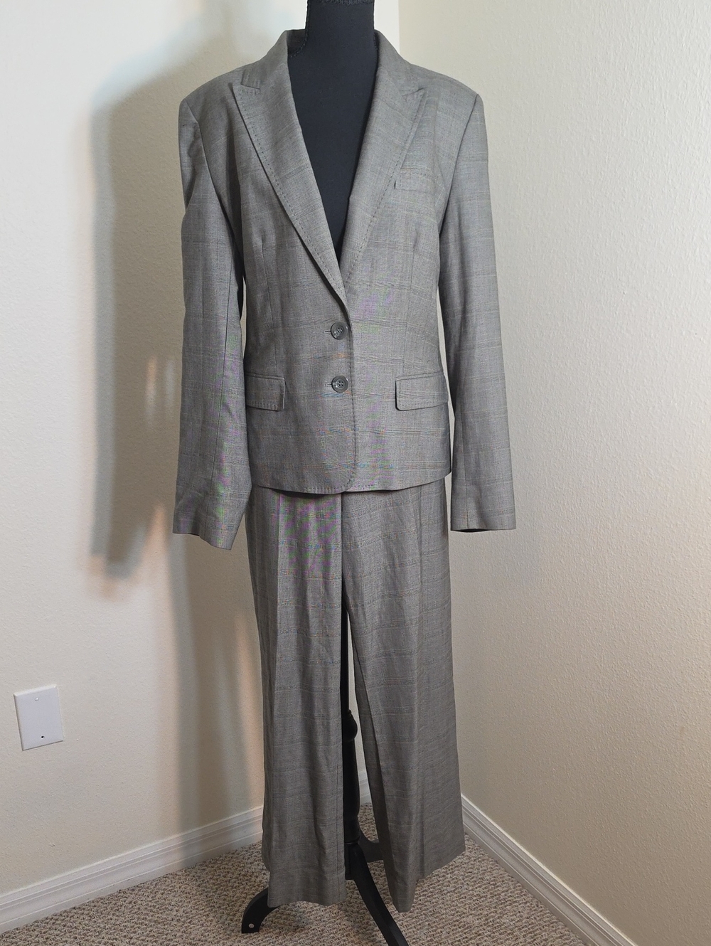 Anne Klein Gray Plaid Women's Two-Piece Suit - Tailored Blazer & Trousers